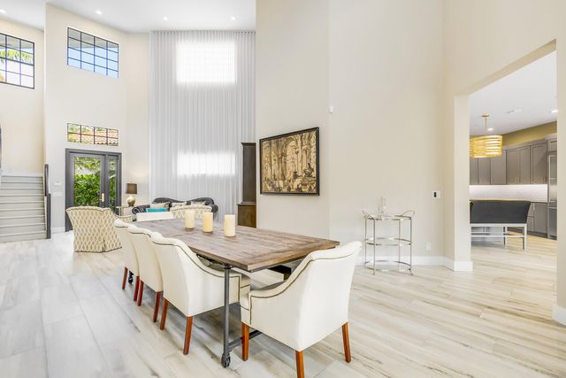 2427 Players Court, Wellington, FL 33414