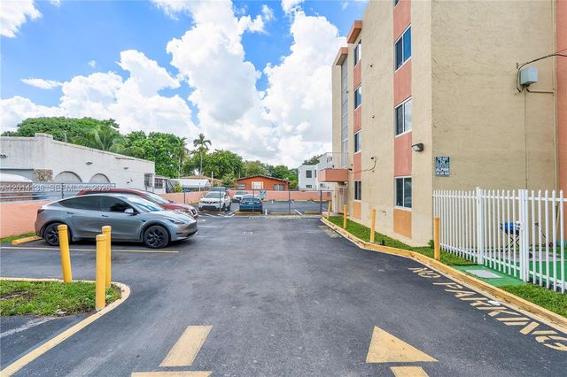 2400 NW 16th St Road, Miami, FL 33125