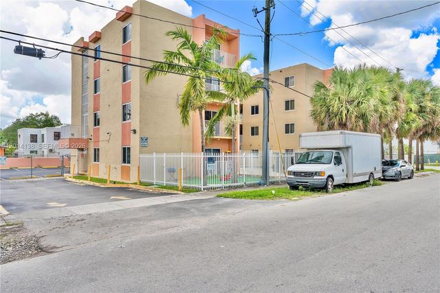 2400 NW 16th St Road, Miami, FL 33125
