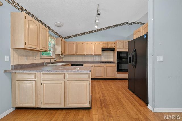 2307 S Milton Avenue, Overland, MO 63114