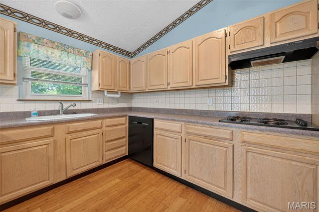 2307 S Milton Avenue, Overland, MO 63114