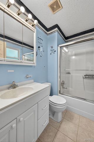 2307 S Milton Avenue, Overland, MO 63114
