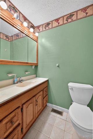 2307 S Milton Avenue, Overland, MO 63114