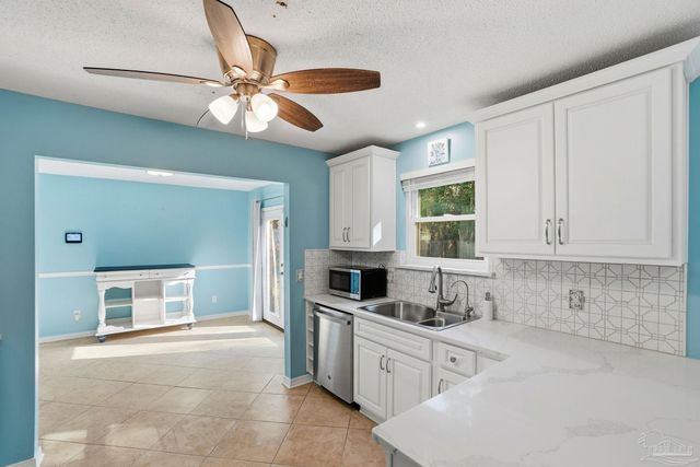 4605 Heatherwood Way, Pace, FL 32571