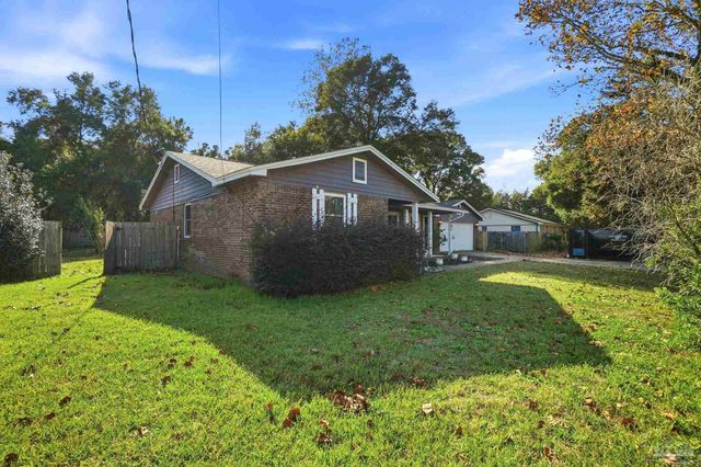 4605 Heatherwood Way, Pace, FL 32571