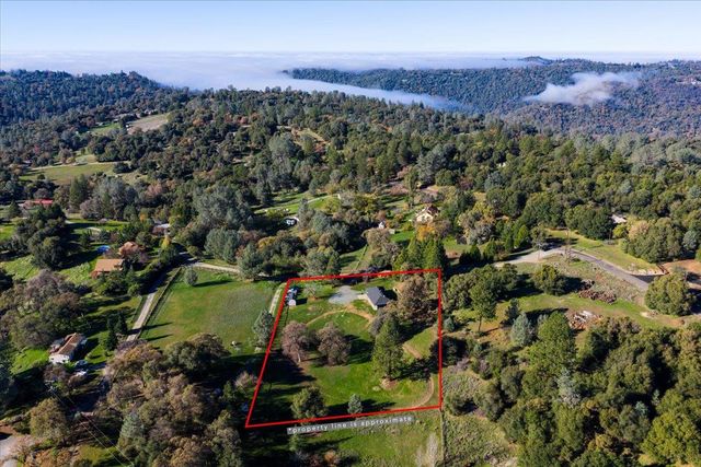 3431 Elderberry Rd, Placerville, CA 95667