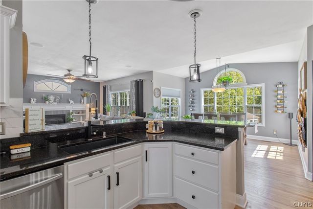 8222 Trellis Brook Lane, Clay, NY 13090