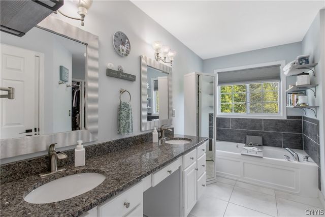 8222 Trellis Brook Lane, Clay, NY 13090