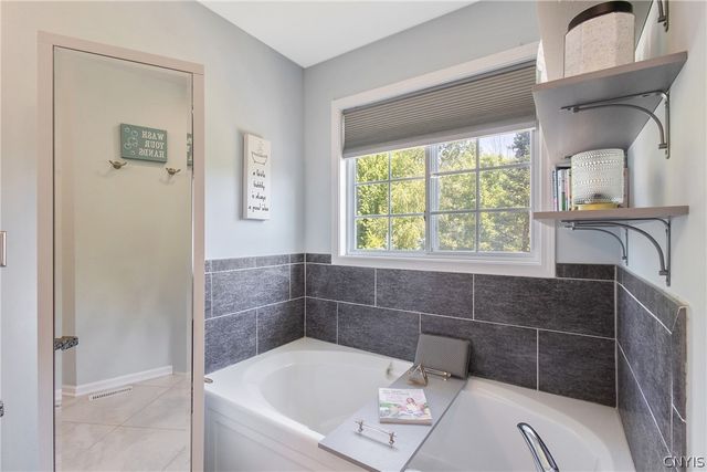 8222 Trellis Brook Lane, Clay, NY 13090