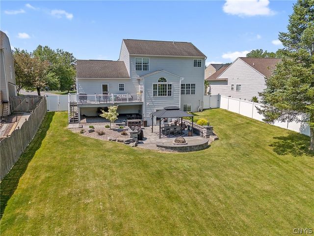 8222 Trellis Brook Lane, Clay, NY 13090