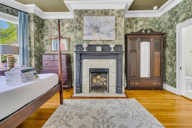 184 Ashley Avenue, Charleston, SC 29403
