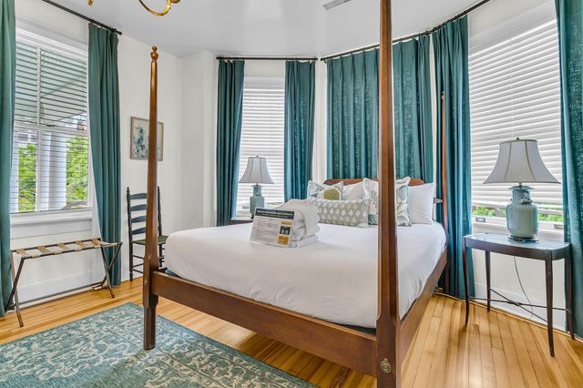 184 Ashley Avenue, Charleston, SC 29403