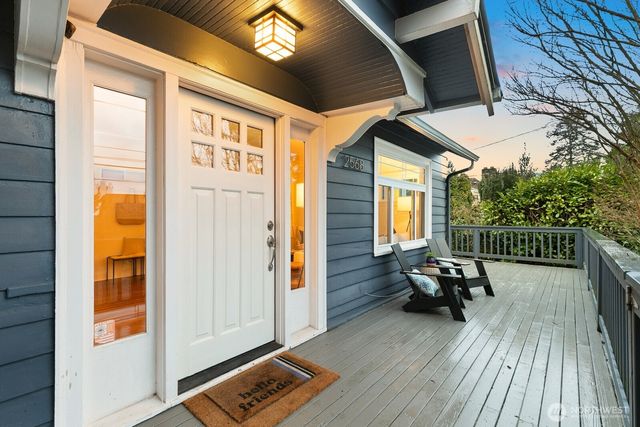 2568 28th Avenue W, Seattle, WA 98199