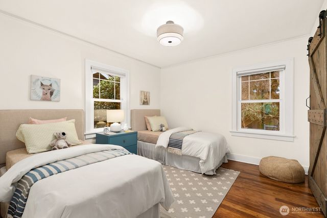 2568 28th Avenue W, Seattle, WA 98199