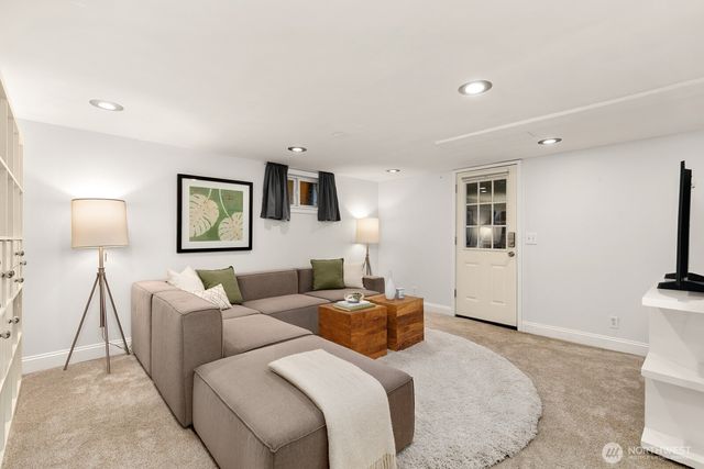 2568 28th Avenue W, Seattle, WA 98199