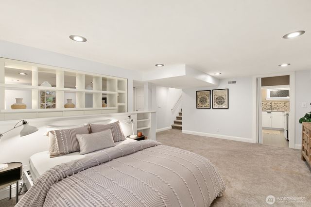 2568 28th Avenue W, Seattle, WA 98199