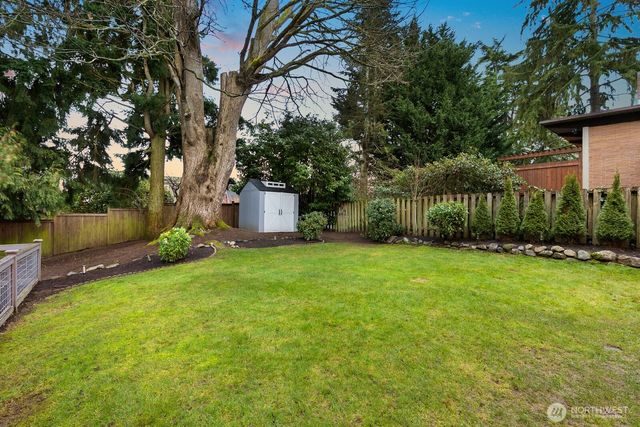 2568 28th Avenue W, Seattle, WA 98199