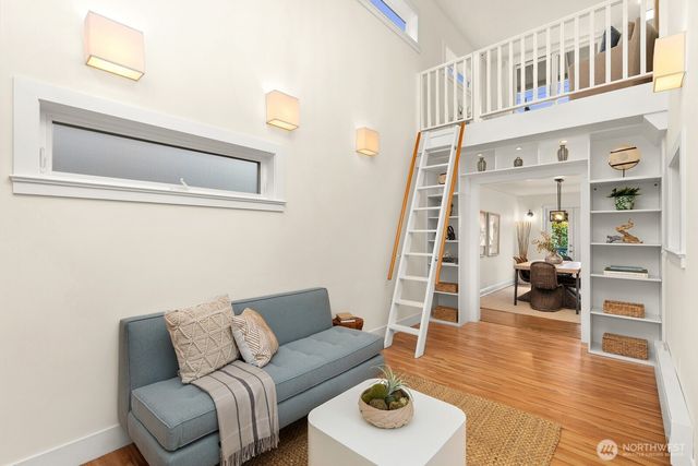 2568 28th Avenue W, Seattle, WA 98199