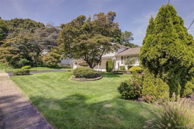 133 Kings Highway, Hauppauge, NY 11788