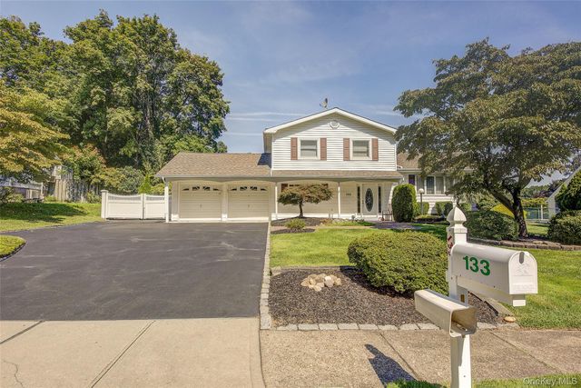 133 Kings Highway, Hauppauge, NY 11788