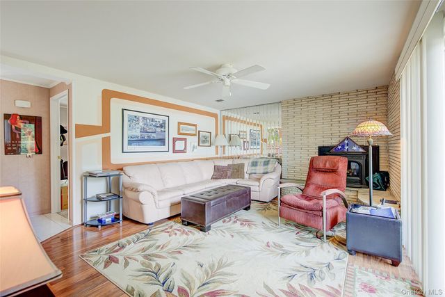 133 Kings Highway, Hauppauge, NY 11788
