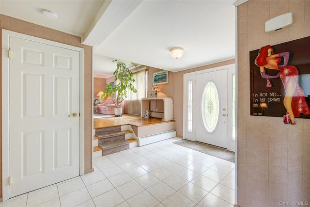 133 Kings Highway, Hauppauge, NY 11788