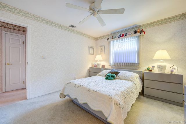 133 Kings Highway, Hauppauge, NY 11788