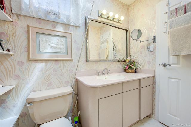 133 Kings Highway, Hauppauge, NY 11788