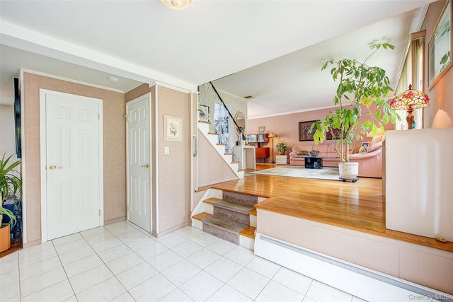 133 Kings Highway, Hauppauge, NY 11788