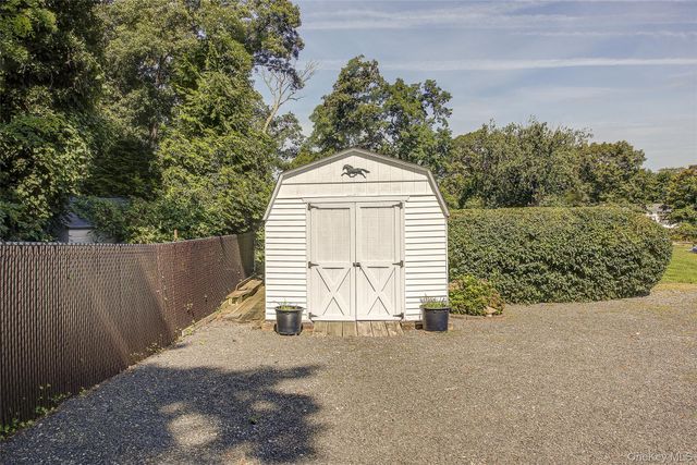 133 Kings Highway, Hauppauge, NY 11788