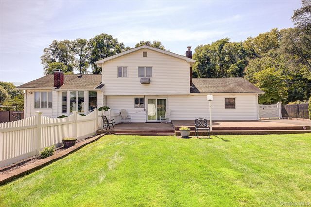 133 Kings Highway, Hauppauge, NY 11788