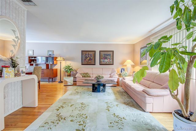 133 Kings Highway, Hauppauge, NY 11788