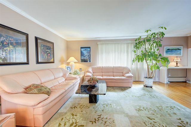 133 Kings Highway, Hauppauge, NY 11788