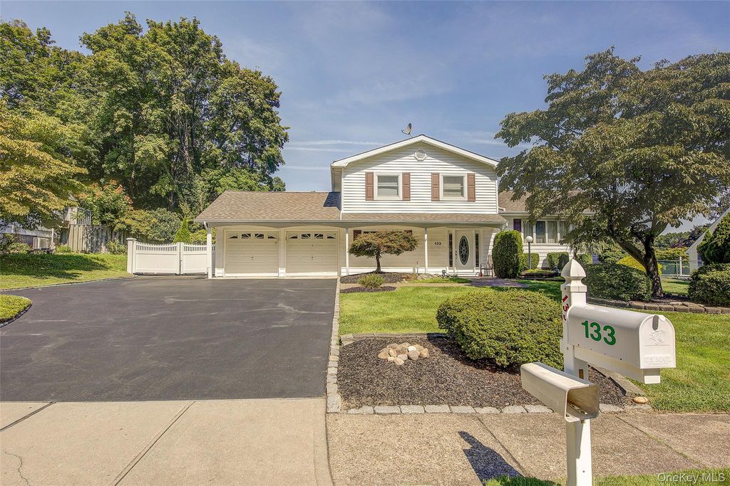 133 Kings Highway, Hauppauge, NY 11788 — photo 3