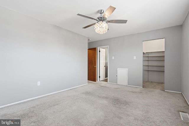 7921 FAIRFIELD ST, Philadelphia, PA 19152