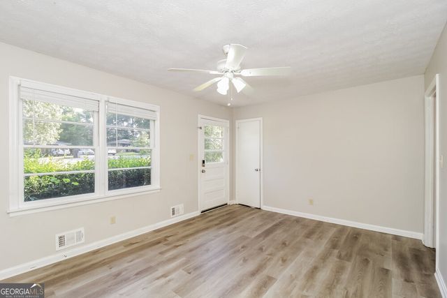 2082 Warren Drive SW, Austell, GA 30106