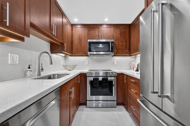2295 S OCEAN Boulevard 418, Palm Beach, FL 33480