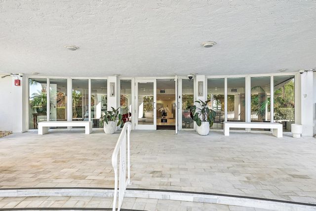 2295 S OCEAN Boulevard 418, Palm Beach, FL 33480