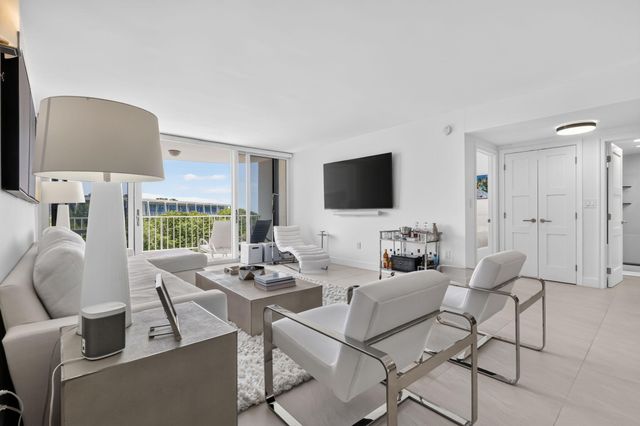 2295 S OCEAN Boulevard 418, Palm Beach, FL 33480