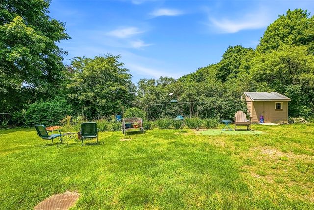 58 Wedgewood Dr, Holliston, MA 01746