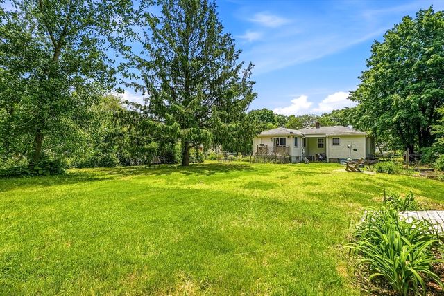 58 Wedgewood Dr, Holliston, MA 01746