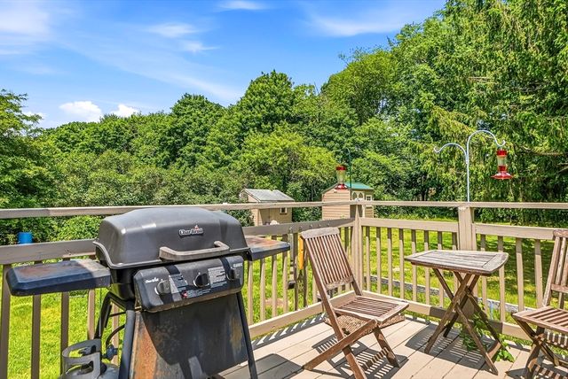 58 Wedgewood Dr, Holliston, MA 01746