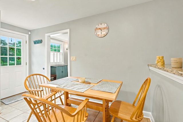 58 Wedgewood Dr, Holliston, MA 01746