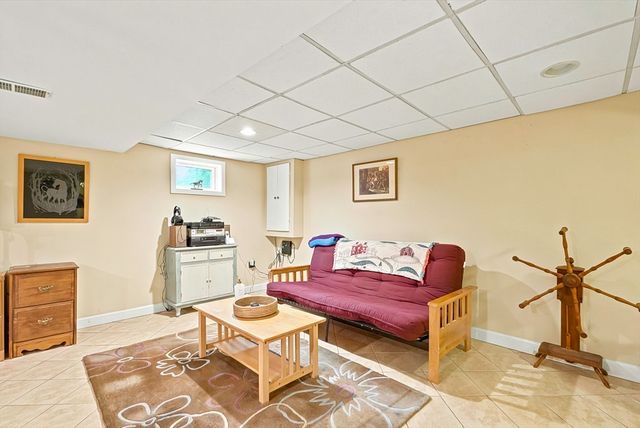 58 Wedgewood Dr, Holliston, MA 01746