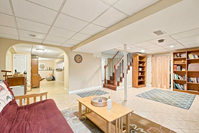 58 Wedgewood Dr, Holliston, MA 01746