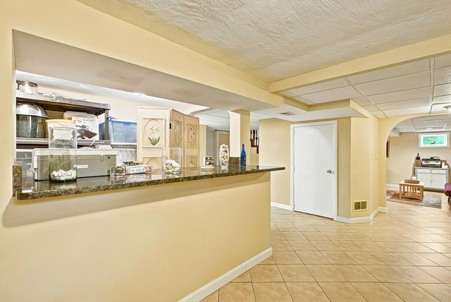 58 Wedgewood Dr, Holliston, MA 01746