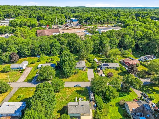 58 Wedgewood Dr, Holliston, MA 01746