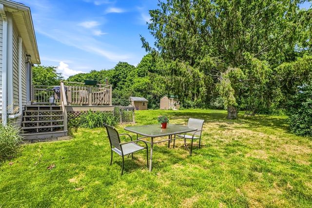 58 Wedgewood Dr, Holliston, MA 01746