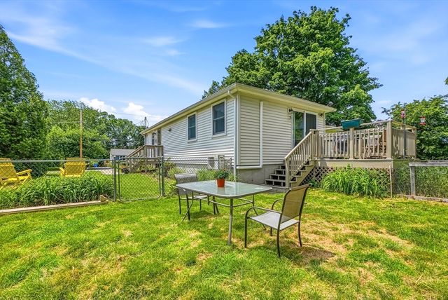 58 Wedgewood Dr, Holliston, MA 01746