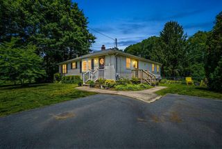 58 Wedgewood Dr, Holliston, MA 01746